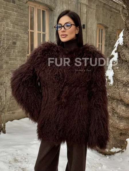 Шуба коричневая из меха ламы - фото 0