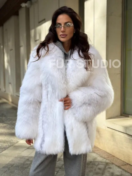 Шуба из белой арктической лисы - фото 4
