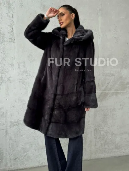 Женская норковая шуба с капюшоном - фото 7