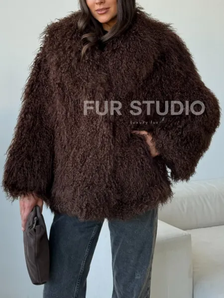 Коричневая шуба из ламы - фото 3