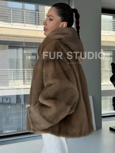 Женский норковый полушубок с капюшоном - фото 6