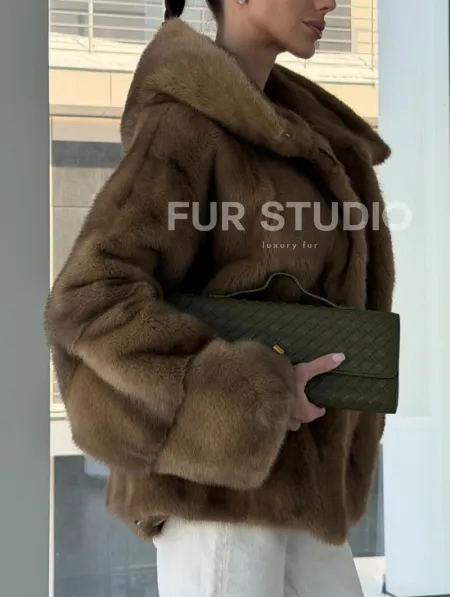 Женский норковый полушубок с капюшоном - фото 4