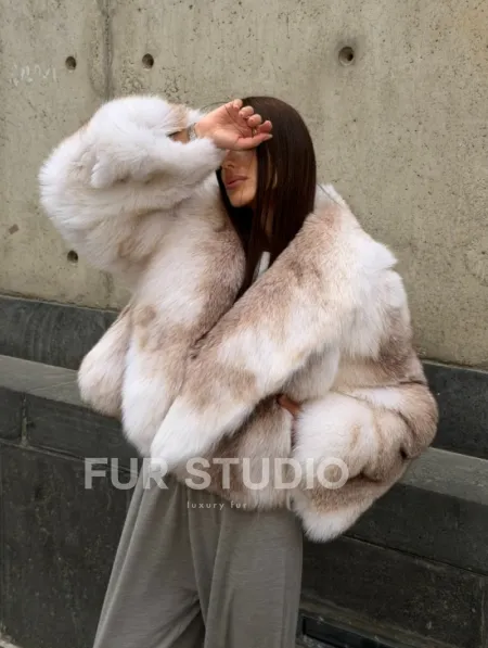 Женская шуба из натурального меха лисы - фото 18