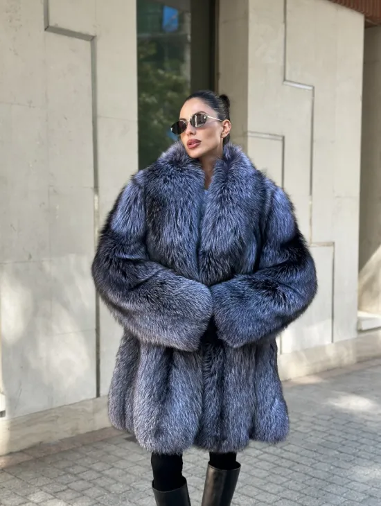 Удлиненная шуба из чернобурой лисы - фото 7