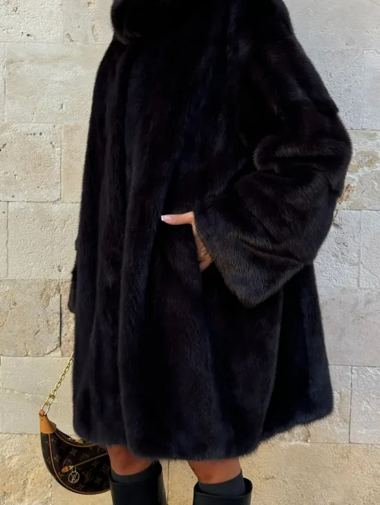 Шуба из аукционной норки с капюшоном роспуск - цвет уголь - фото 5