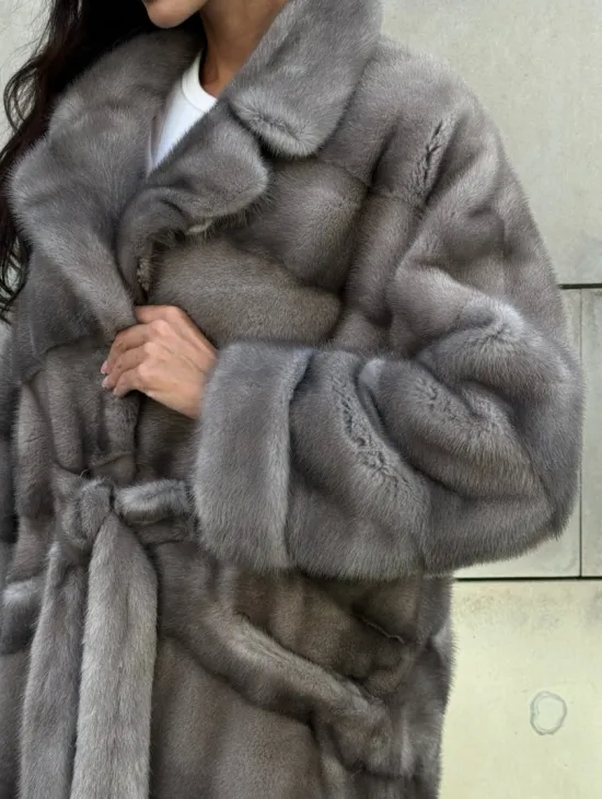 Шуба из аукционной скандинавской норки с английским воротником - цвет Silver (серый) - фото 2