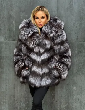 Шуба натуральная из чернобурки с капюшоном - фото 0