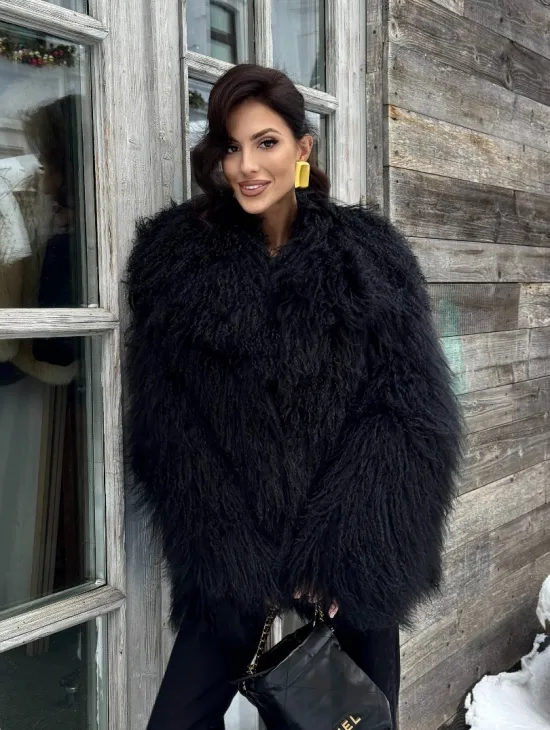 Черная шуба из натурального меха ламы - английский воротник PREMIUM COLLECTION - фото 7