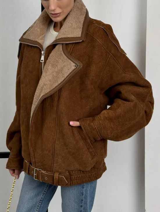 Зимняя натуральная замшевая куртка - дубленка с лацканами - фото 5