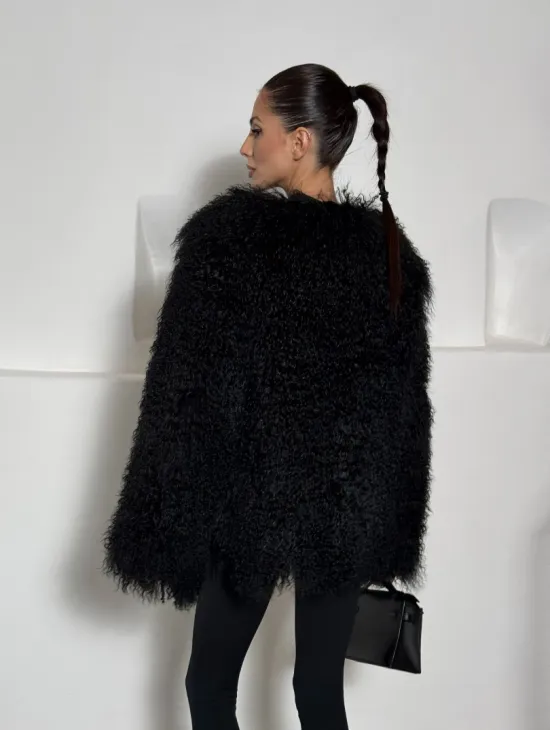 Черная шуба из меха ламы воротник шанель - фото 7