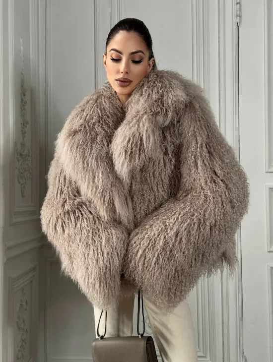 Шуба из меха ламы «Пломбир» с английским воротником - фото 5