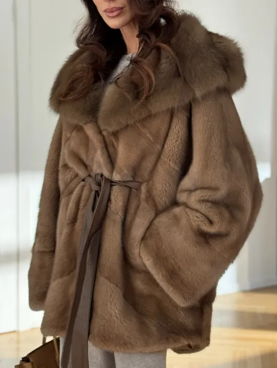 Шуба норковая бежевая с капюшоном - фото 1