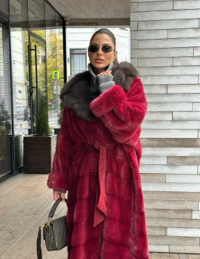 Длинная норковая шуба с капюшоном куница - фото 13