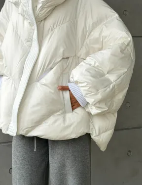 Белый зимний пуховик с мехом - фото 4