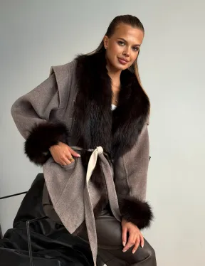 Пальто с мехом фишера - фото 10