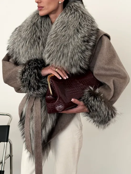 Полупальто с мехом чернобурки - фото 3