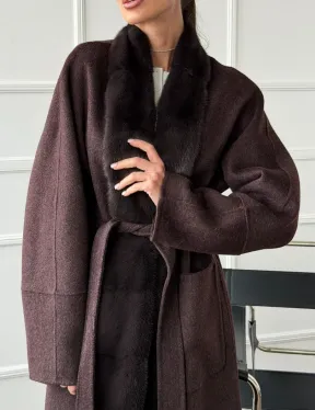 Длинное демисезонное пальто с мехом норки - фото 2