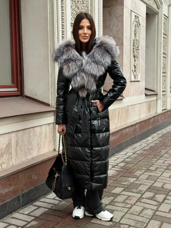 Чёрное пуховое пальто с меховым капюшоном из чернобурки - фото 14