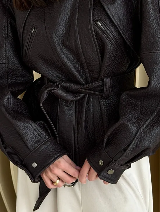 Коричневая кожаная куртка «Тренд - 2026» - фото 2