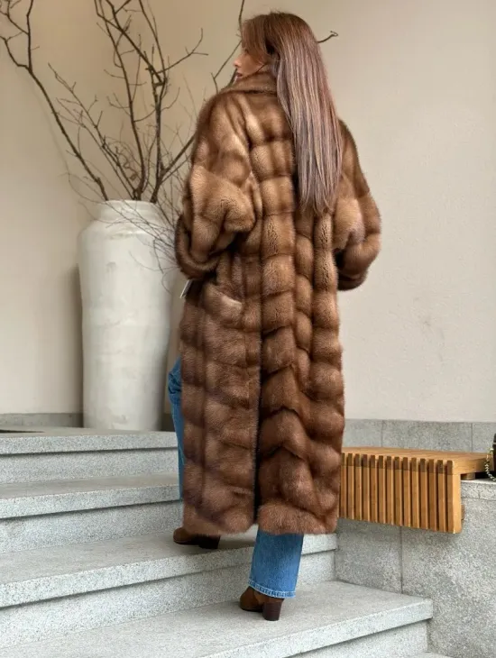 Стильное пальто из меха соболиной норки - цвет соболь - фото 2