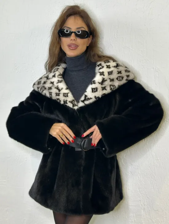 Черная норковая шуба, капюшон с принтом Louis Vuitton - фото 0