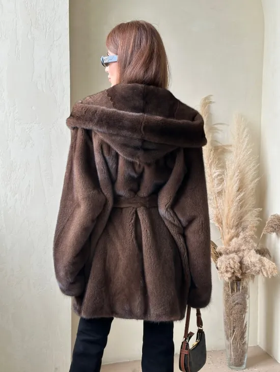 Летучая мышь с капюшоном норка VELVET - цвет орех - фото 5