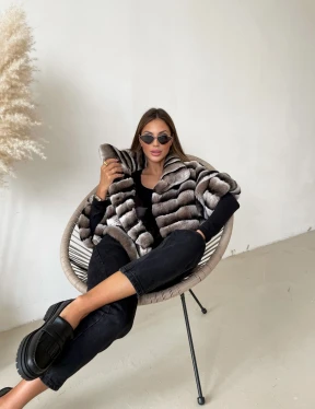 Болеро из шиншиллового орилага с воротником-стойка - фото 3