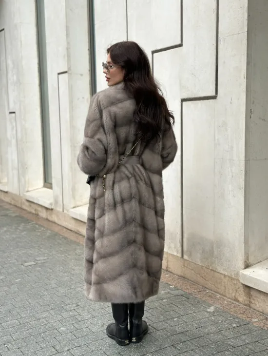 Шуба из норки  серого цвета - сапфир с английским воротником - фото 14